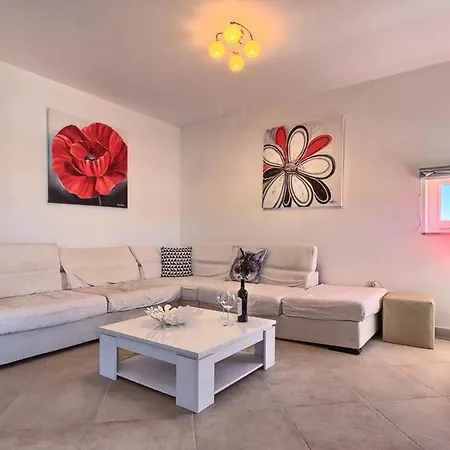 Luxury Black&white With Pool *