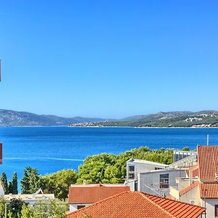 Luxury Black&white With Pool Apartament