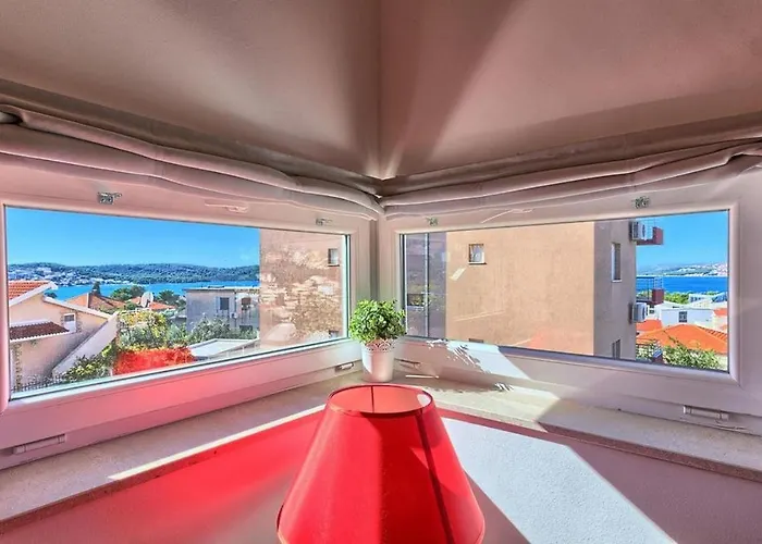 Luxury Black&white With Pool Apartmán Trogir