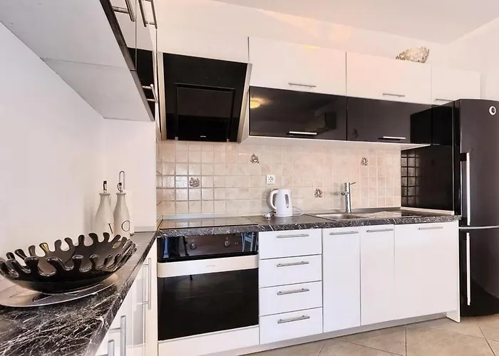 Apartmán Luxury Black&white With Pool *