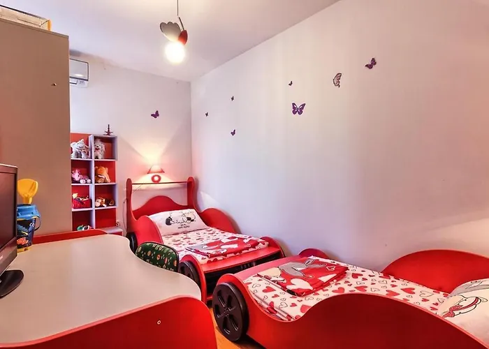 Luxury Black&white With Pool Apartmán