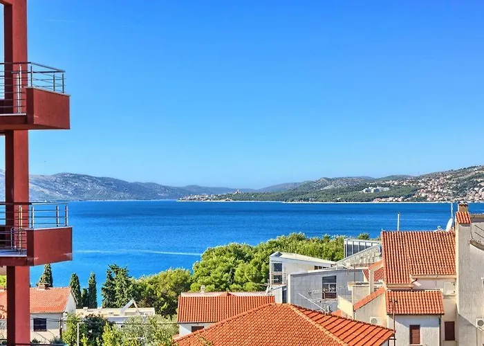 Luxury Black&white With Pool Apartmán