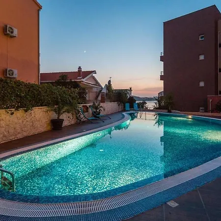 Luxury Black&white With Pool Trogir